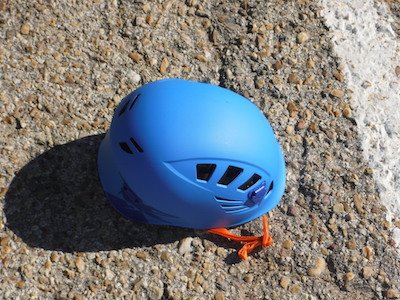 Casco de descenso de cañones en Madrid